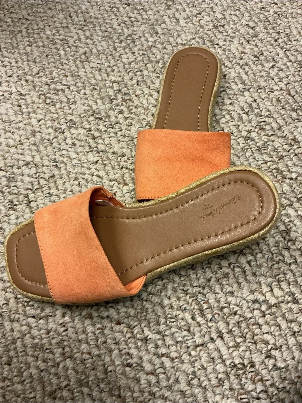 Universal Thread Women's Orange Slide Sandals. Size 8 1/2